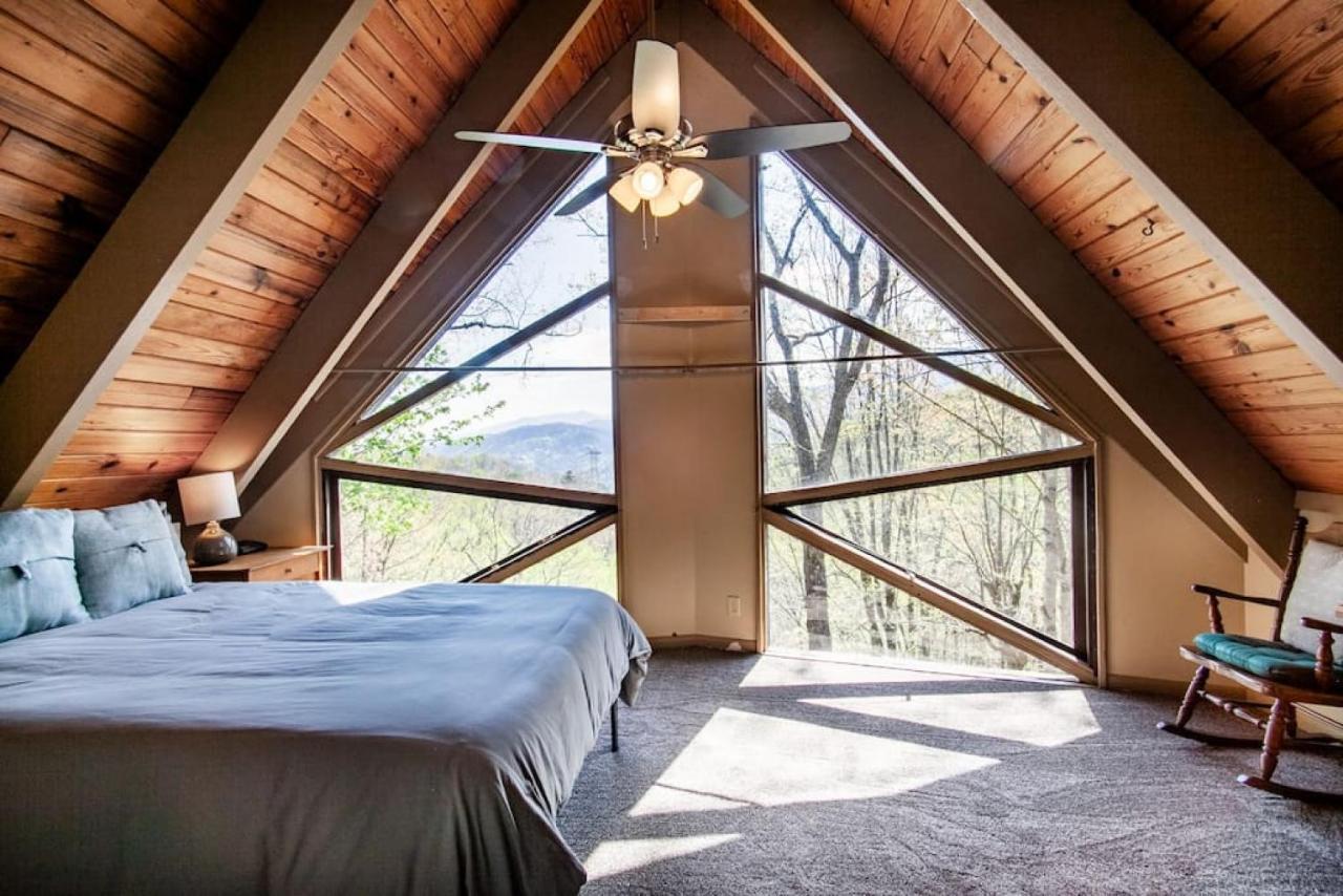Bear View Chalet With Hot Tub And Near Ober Gatlinburg Exterior photo